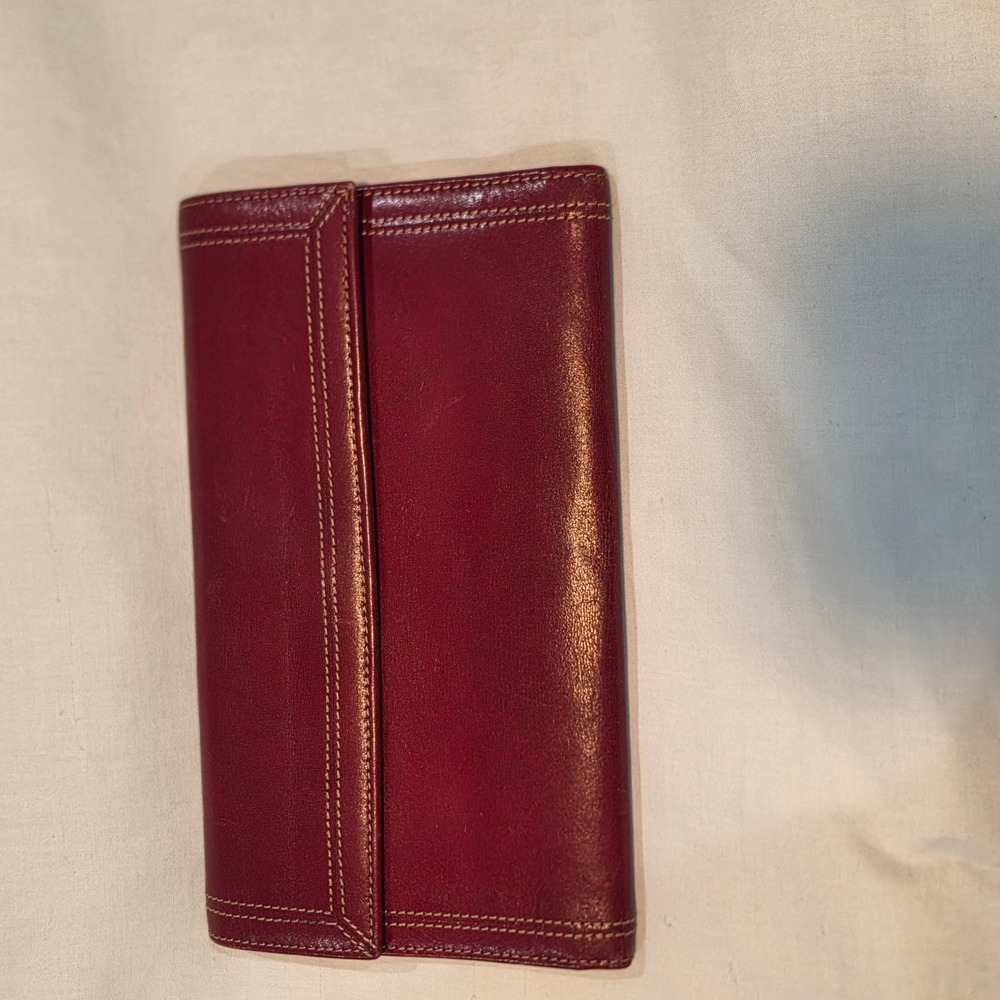 Tusk Trifold Wallet Womens OS Burgundy Leather Good Contrast Stitching Classic